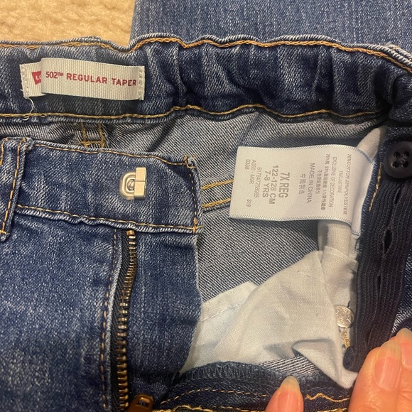 Girls Levi jeans size 7X regular - Picture 2 of 3
